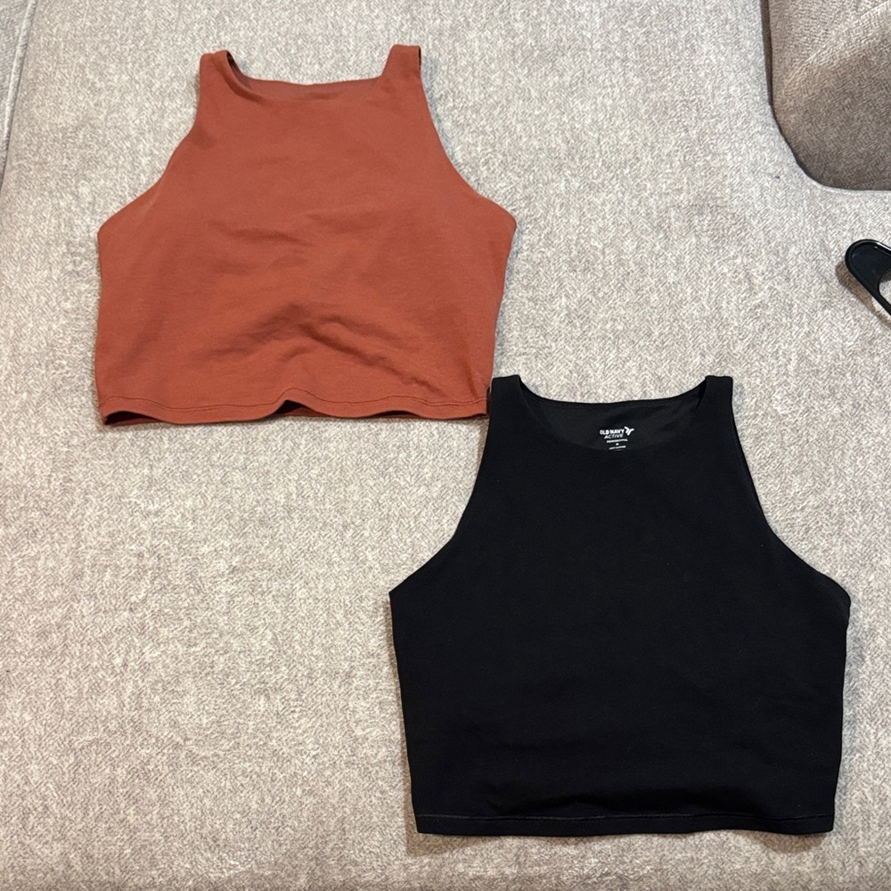 Old Navy Black and Rust Crop Tops
